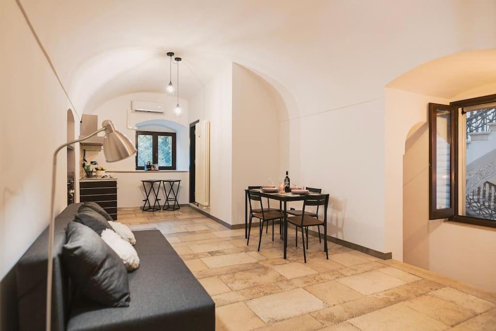 Trani -Suite ❉Marmor - Elegante Casa Storica ❉ Exterior photo